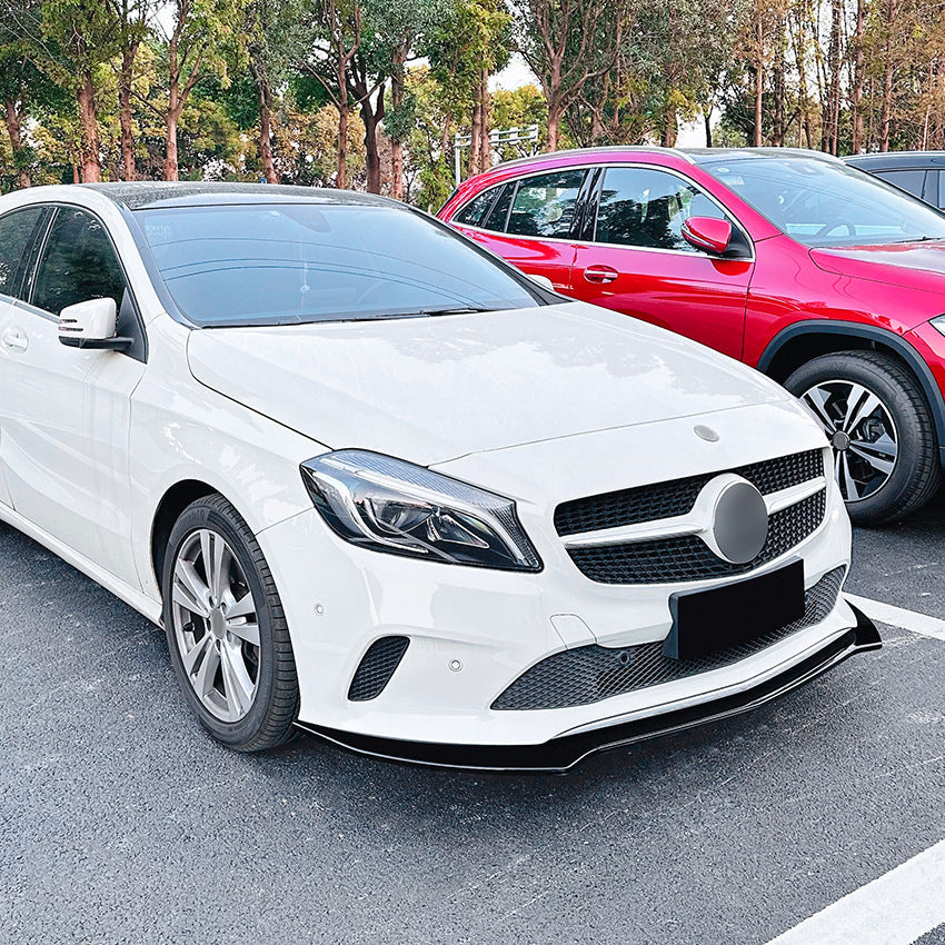 Mercedes Classe A W176 Restylée Style AMG Lame Avant Noir Brillant (2016-2018)