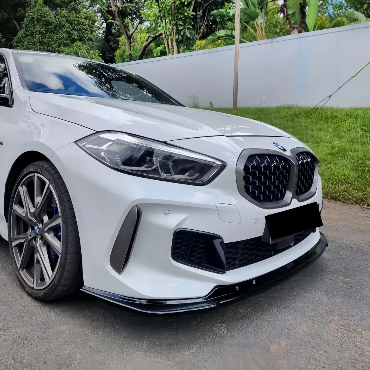 BMW Série 1 F40 Noir brillant Lame avant (2019-2024)